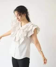 【新品タグ付】#Newans ラッフルフリルブラウス Mサイズのサムネイル