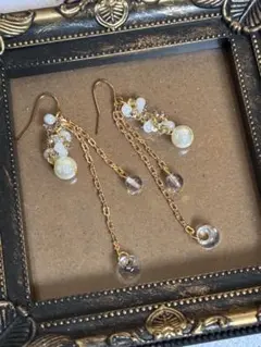 No.17 エレガントなゴールドトーンのピアス