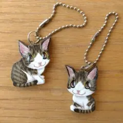 猫No35・小さいキーホルダー２個　バッグチャーム　ハンドメイド雑貨　飾り猫雑貨