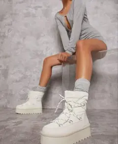 shein 厚底ショートブーツ