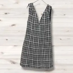 ツイードミニジャンパースカート　黒系　Vネック　1476k