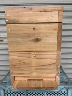 日本蜜蜂巣箱のサムネイル