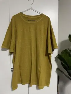 アーバンアウトフィッターズ　オーバーサイズ　Tシャツ　マスタードカラーのサムネイル
