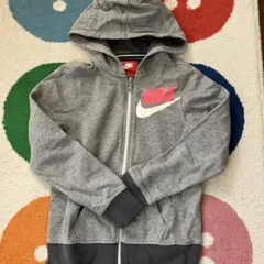 NIKE グレー フード付きパーカー Mサイズ