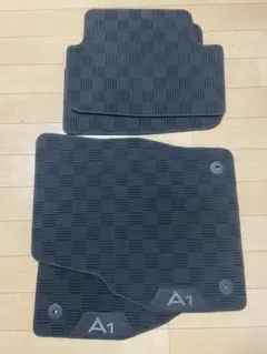 純正品】アウディA3(8V) テキスタイル フロアマット スポーツ(計4枚  