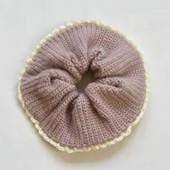 くすみピンク アイボリー フリル シュシュ ハンドメイド かぎ編み 編み物