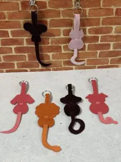 動物モチーフ 羊革 スエード バッグチャーム ケーブルホルダー