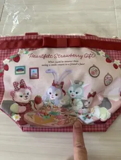 ディズニーシー⭐️ダッフィー⭐️ストロベリー⭐️お弁当バッグ⭐️新品