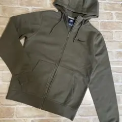 希少品✨ナイキ　NIKE ジップアップ　パーカー　カーキ 緑　メンズ　Ｓ