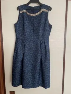 ノースリーブワンピ　ビジュー付き　リデール　結婚式　パーティードレス