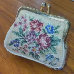 アンティーク風　花柄刺繍 小型ポーチ