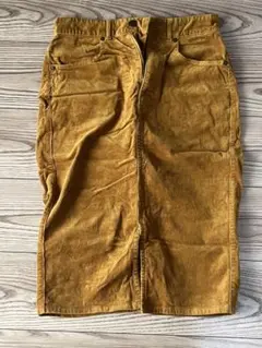 ジーユー　コーデュロイタイトスカート　S キャメル　マスタード