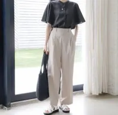 ウツクシルエットワイドパンツ　　ライトベージュ　M定価5,490円