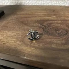 CHANEL シルバー片耳用ピアス