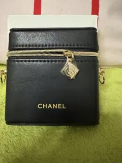CHANEL シャネル　ノベルティ　リップケース　ポーチ　ショルダーチェーン付