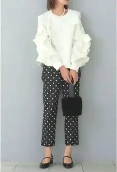 【上下コーデ】①ダンボールニット長袖プルオーバー　②ドット柄テーパードパンツ