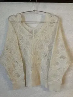 アイボリー Vネック ニット ルーズフィット