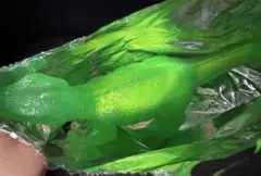 光ってのび〜る！恐竜vsドラゴン