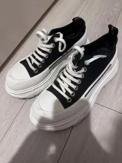 Alexander McQueen トレッドスリック　39