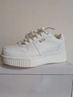 a.v.v ホワイト 厚底スニーカー 　　24cm