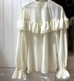 SLY アイボリー フリル付き 長袖シャツ