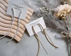 【ニッケルフリー】ゆらゆらピアス　韓国ピアス　韓国デザイン