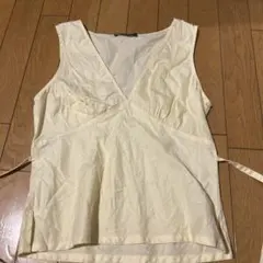 Brandy Melville クリーム色タンクトップ バターイエロー