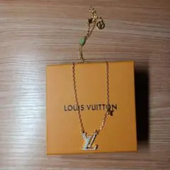 Item thumbnail for item e1bd8754-30eb-4205-81e9-0b21c8d48ec5