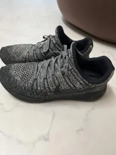 NIKE ナイキ　フライニット　スニーカー　27.5 ランニングシューズ