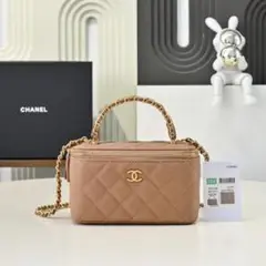 CHANEL ベージュ キルティング ショルダーバッグ