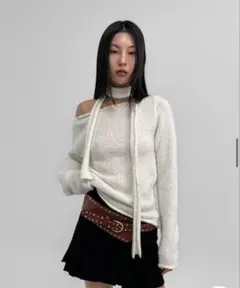 Blackup オフホワイト ニット 長袖 セーター マフラー付き　韓国のサムネイル