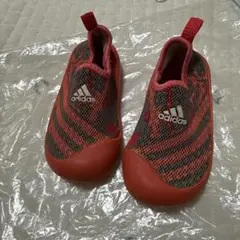 adidas 水陸両用