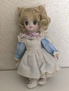 値下げ！1984年 綿の国星チビ猫ホワイトドリームビスクドール - メルカリ