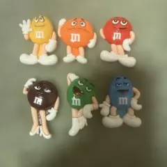アメトイ　m&m's Snickers クマ フィギュア 2体セット M&M's & Snickers クマフィギュアセット - メルカリ
