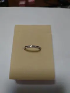 ハーフエタニティリング シルバーカラー ストーン付き