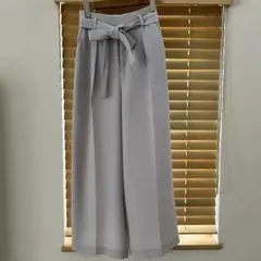 UNIQLO リボン付きライトグレーワイドパンツ
