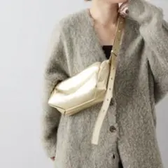 ear PAPILLONNER 本革/軽量　ボックスショルダーバッグ　ゴールド