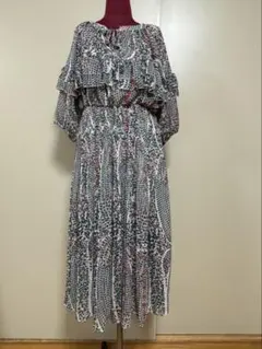 韓国製 yard story たっぷりフリルマキシ丈ワンピース グリーン系