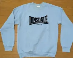 LONSDALE ロゴ入り ライトブルー トレーナー