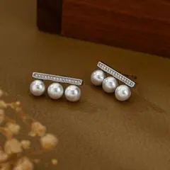 3連パール　ピアス　シルバー　上品　純銀　かわいい　おしゃれ　高見え　成人式