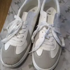 【美品】ホワイト/グレー スニーカー