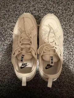 NIKEスニーカーのサムネイル