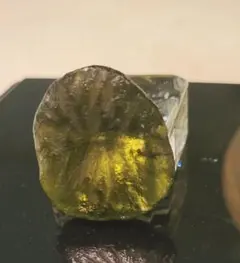 モルダバイト(チェコ) 原石19mm（龍紋・気泡確認済み）深い緑色 - メルカリ