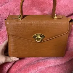 Valentino オレンジ レザー ショルダーバッグ