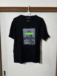 グラフィックプリント ブラックTシャツ
