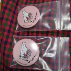 ムーミン ピンクバッジ 2個セット