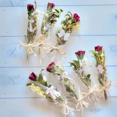 小花のミニミニブーケ❁プチギフト感謝お礼とても小さい花束7つ　ペーパー赤いバラ