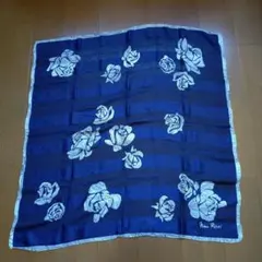 中古品Nina Ricci スカーフのサムネイル