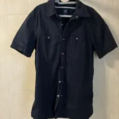 GAP 半袖シャツ ブラック Mサイズのサムネイル