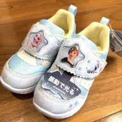 新品‼️アナと雪の女王 LEDスニーカー 水色16cm
